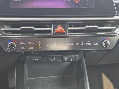 Used 2023 Kia Niro Wind w/ Wind Preserve Package FWD image 16