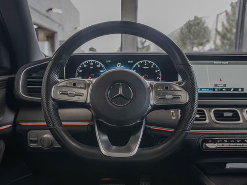 Used 2023 Mercedes-Benz GLS 580 4MATIC image 9