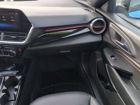 Used 2025 Chevrolet Trax RS w/ Driver Confidence Package image 27