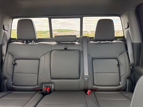 Used 2024 Chevrolet Silverado 1500 LT Trail Boss w/ LT Trail Boss Premium Package AWD/4WD image 48