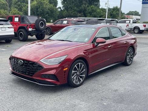 Used 2023 Hyundai Sonata Limited w/ Preferred Accessory Package FWD image 3