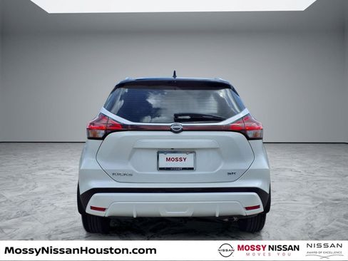 Used 2023 Nissan Kicks SR FWD image 6