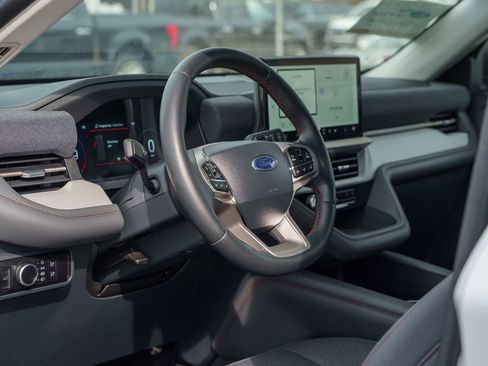 Certified 2025 Ford Explorer Active RWD image 22