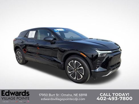 Used 2025 Chevrolet Blazer EV LT AWD/4WD image 1