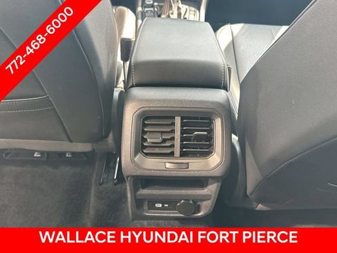 Used 2022 Volkswagen Tiguan SE FWD image 15