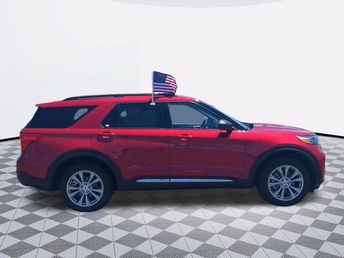 Used 2023 Ford Explorer XLT w/ Equipment Group 202A AWD/4WD image 8
