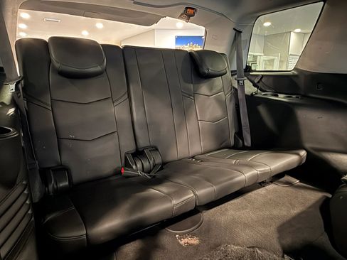 Used 2015 Cadillac Escalade Premium RWD image 17