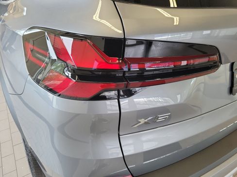 Used 2026 BMW X5 xDrive50e w/ Executive Package image 11