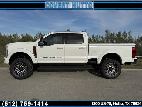 New 2026 Ford F250 Lariat w/ Black Appearance Package image 9