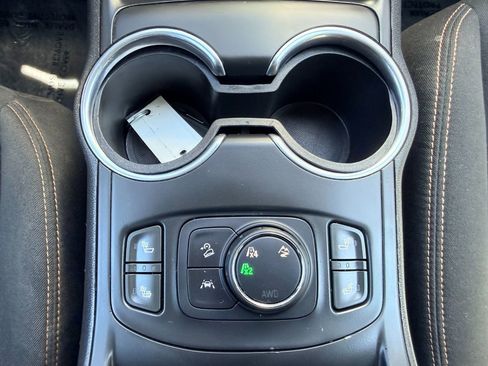 Used 2020 GMC Terrain SLE w/ Driver Convenience Package AWD/4WD image 19