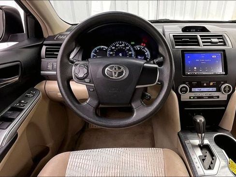 Used 2012 Toyota Camry LE FWD image 5
