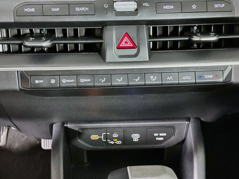 Used 2025 Kia K4 FWD image 23