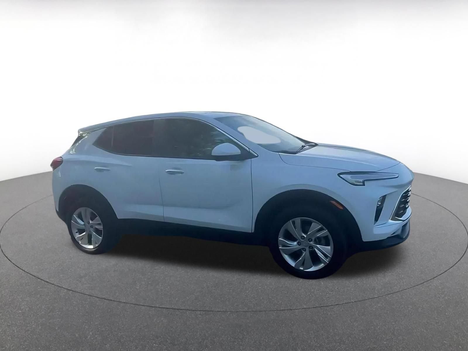 Used 2025 Buick Encore GX Preferred FWD image 2