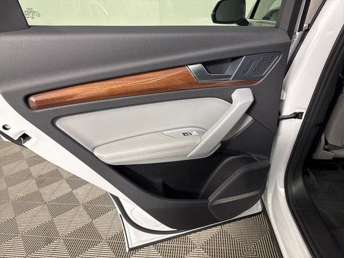 Used 2023 Audi Q5 2.0T Premium Plus image 22