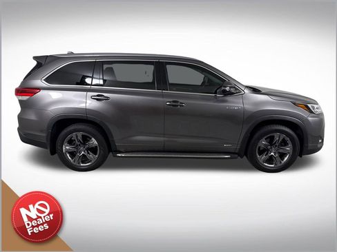Used 2019 Toyota Highlander Limited Platinum AWD/4WD image 2