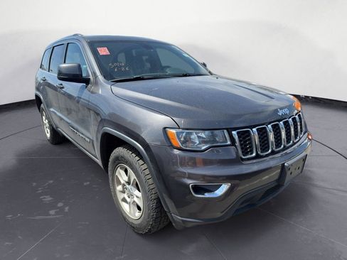 Used 2017 Jeep Grand Cherokee Laredo w/ Quick Order Package 23E AWD/4WD image 16