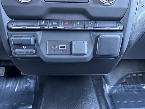 Used 2024 GMC Sierra 2500 Pro w/ Convenience Package image 25