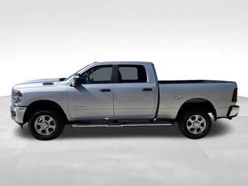 Used 2026 RAM 2500 Big Horn AWD/4WD image 10