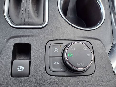 Used 2023 Chevrolet Traverse Premier AWD/4WD image 11