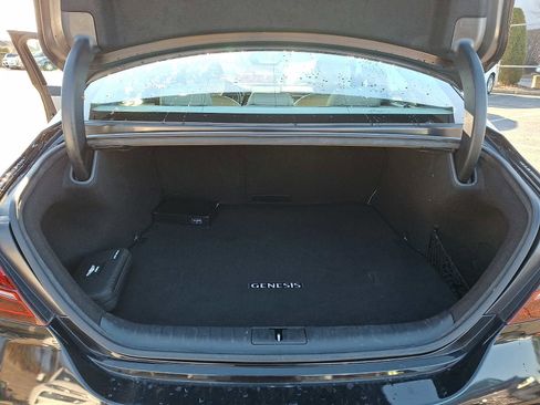 Used 2023 Genesis G70 2.0T image 27