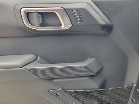 New 2025 Ford Bronco Badlands image 14