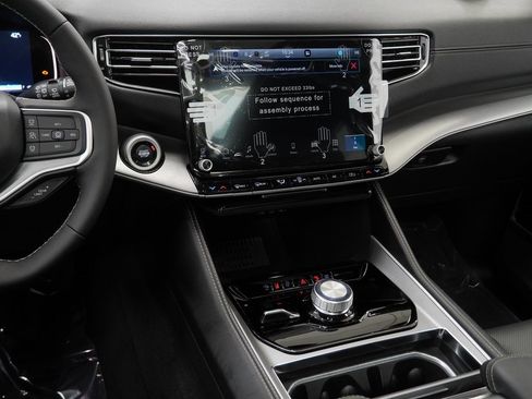 New 2026 Jeep Grand Wagoneer Limited w/ Premium Group II image 21