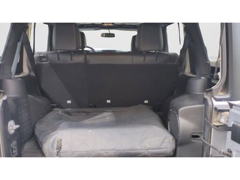 Used 2014 Jeep Wrangler Unlimited Rubicon w/ Connectivity Group image 11