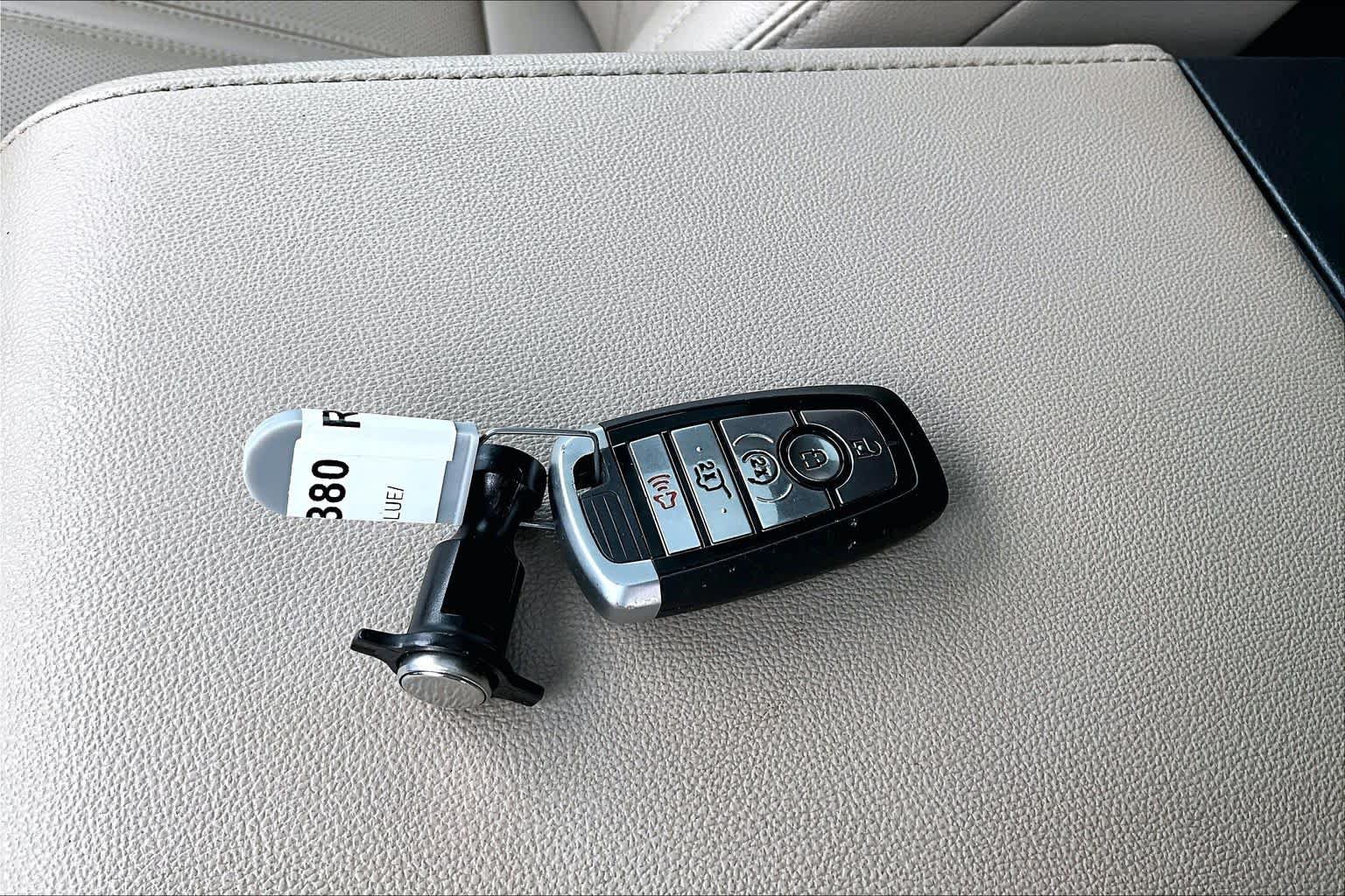 Used 2024 Ford Expedition Limited RWD image 14