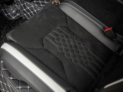Used 2024 Lamborghini Urus Performante AWD/4WD image 46