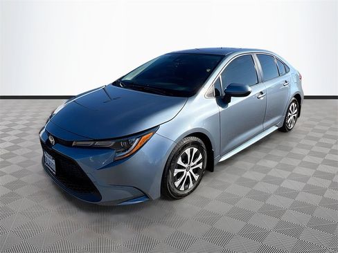 Used 2022 Toyota Corolla LE image 3
