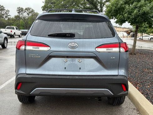 Used 2024 Toyota Corolla Cross LE image 4