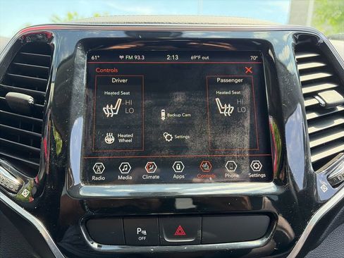 Used 2019 Jeep Cherokee Limited AWD/4WD image 13