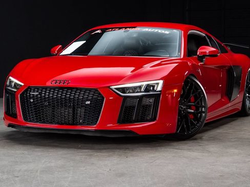Used 2017 Audi R8 V10 w/ Carbon Exterior Package AWD/4WD image 2