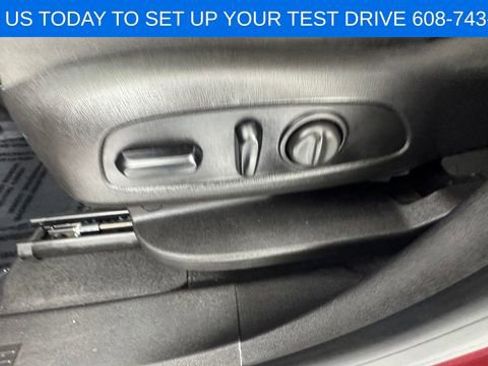 Used 2018 Chevrolet Equinox LT image 11