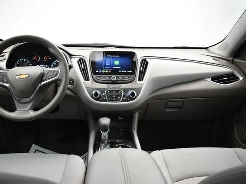 Used 2024 Chevrolet Malibu LT FWD image 18