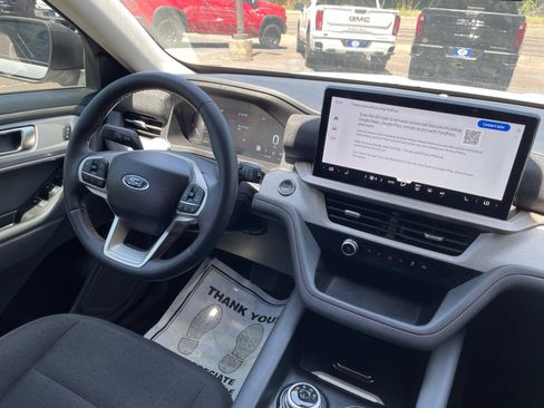 Used 2025 Ford Explorer Active RWD image 30