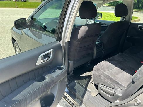 Used 2015 Nissan Pathfinder S AWD/4WD image 12