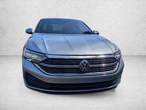 Used 2023 Volkswagen Jetta SE image 9