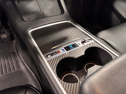 Used 2024 Tesla Model Y Long Range image 14