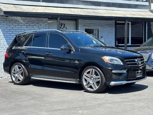 Used 2015 Mercedes-Benz ML 63 AMG 4MATIC w/ AMG Performance Package image 11