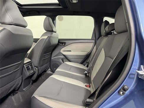 Certified 2025 Subaru Forester Limited image 32