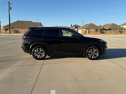 Used 2023 Nissan Rogue SV w/ SV Premium B Package FWD image 8