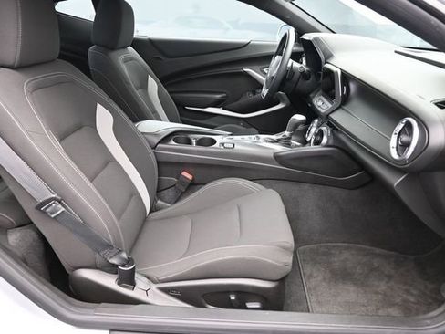Used 2018 Chevrolet Camaro SS RWD image 32