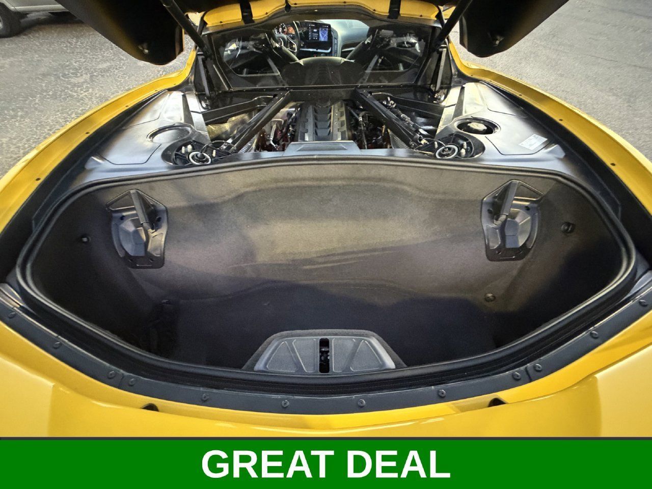 Used 2025 Chevrolet Corvette Stingray Premium Cpe w/ Z51 Performance Package RWD image 29