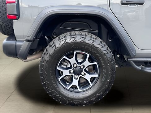 Used 2018 Jeep Wrangler Unlimited Rubicon AWD/4WD image 42