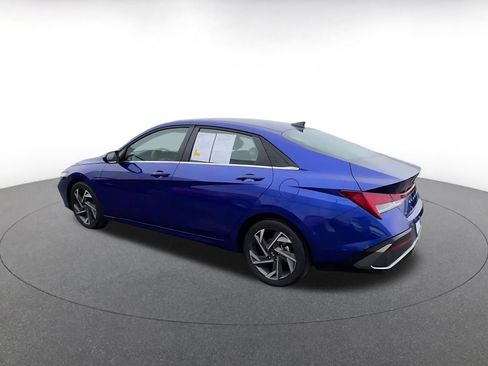Used 2025 Hyundai Elantra SEL image 10