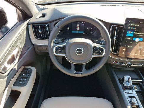New 2026 Volvo XC60 B5 Core w/ Climate Package image 7