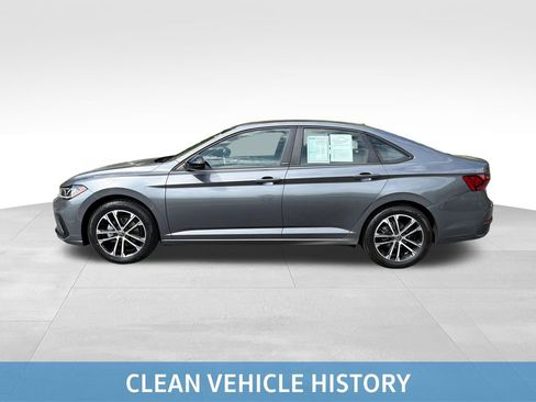Used 2025 Volkswagen Jetta Sport FWD image 3