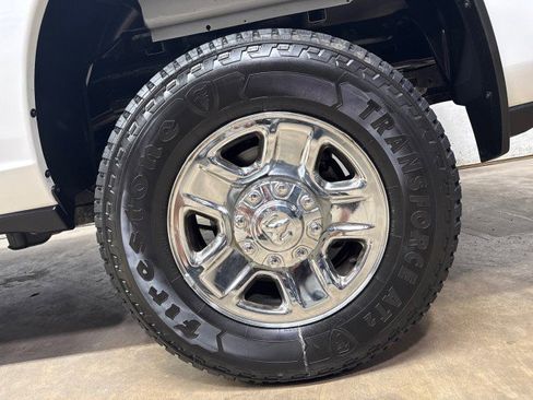 Used 2022 RAM 2500 Tradesman w/ Chrome Appearance Group AWD/4WD image 43