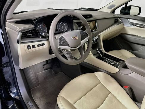 Used 2025 Cadillac XT5 Premium Luxury w/ Technology Package FWD image 10